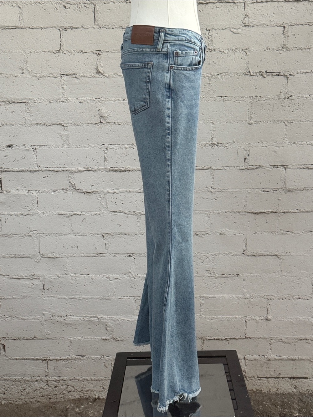 Free People We The Free Emre Flare Jeans Poppy Blue Size 28 - Picture 6 of 16